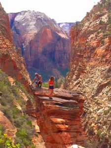 4 Day Itinerary for Zion National Park | Hiking Angel's Landing | Winetraveler.com